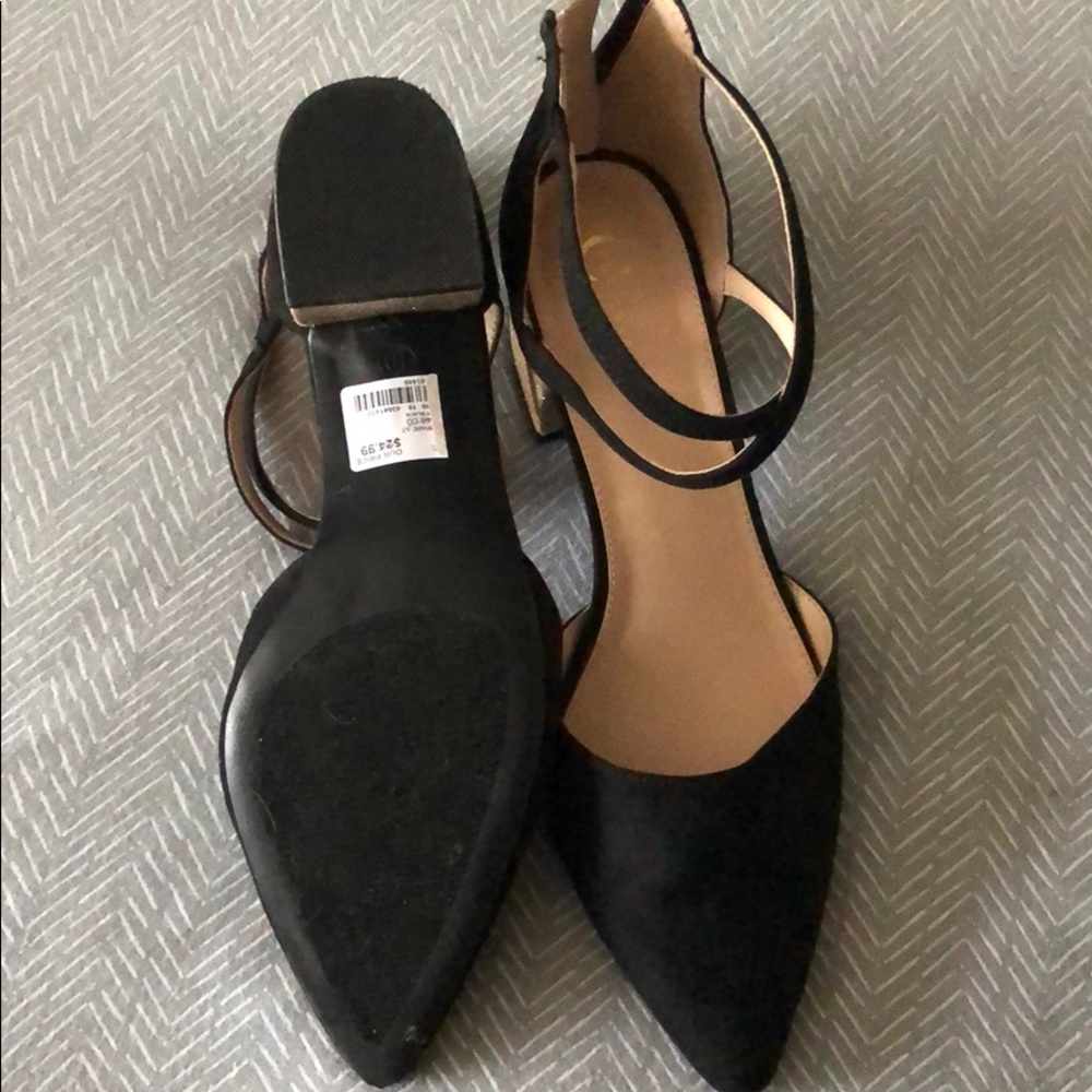 Black point toe, glitter heels